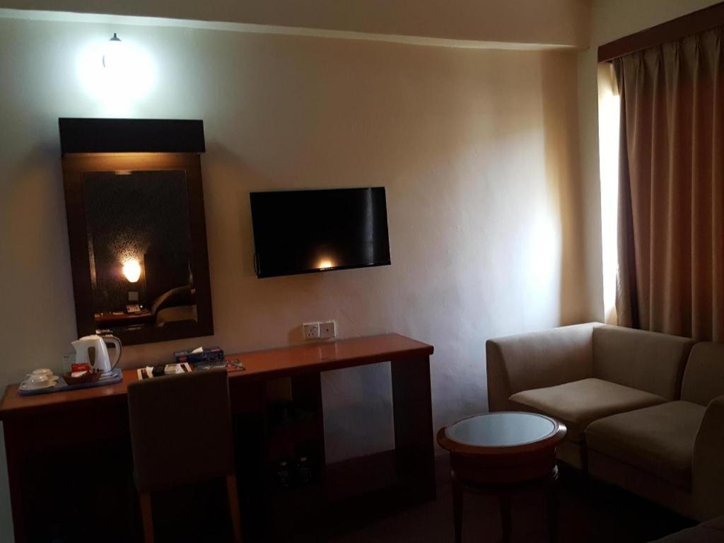 Klang Histana Hotel Εξωτερικό φωτογραφία