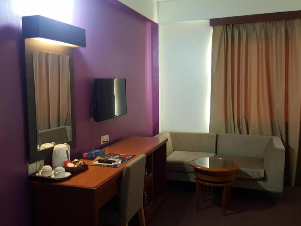 Klang Histana Hotel Εξωτερικό φωτογραφία