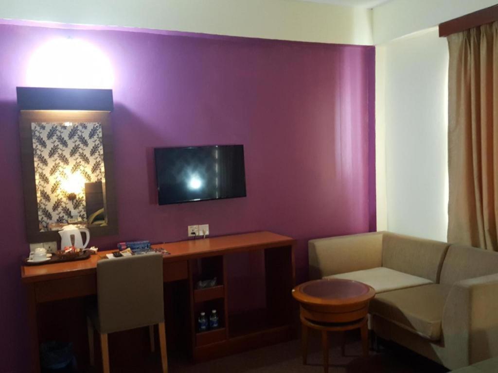 Klang Histana Hotel Εξωτερικό φωτογραφία