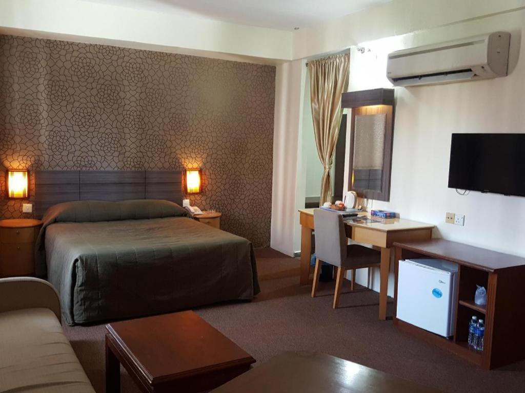 Klang Histana Hotel Εξωτερικό φωτογραφία